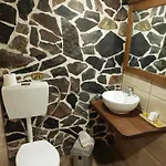 Lithoktisto * Limniónas