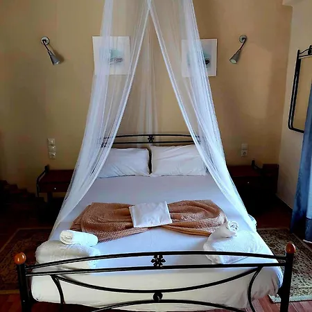 Apartment Lithoktisto Limnionas (Central Greece)