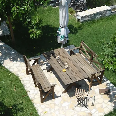 Lithoktisto * Limnionas (Central Greece)