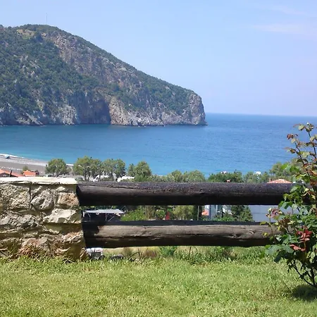 Lithoktisto * Limnionas (Central Greece)