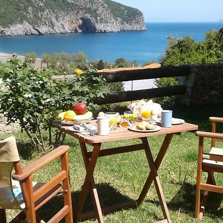 Lithoktisto * Limnionas (Central Greece)